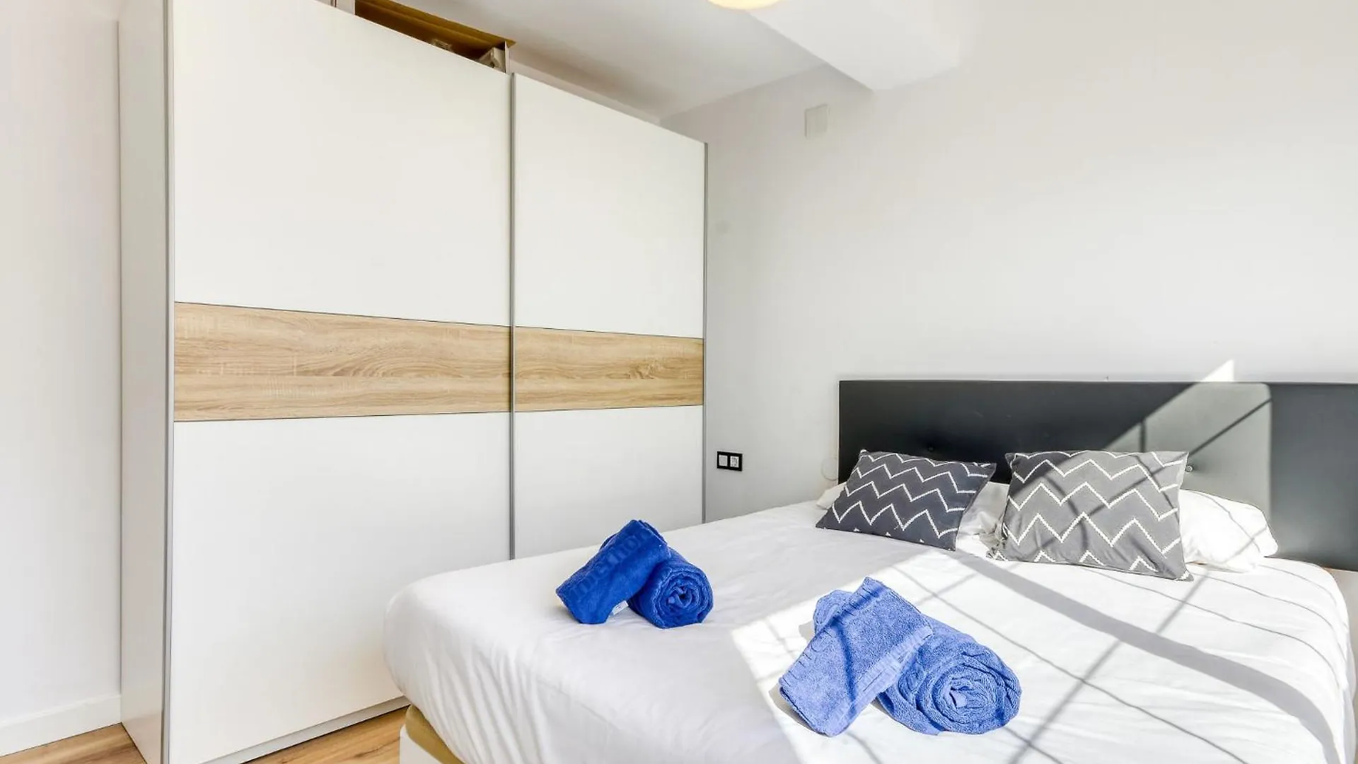 אמפוריבראבה Holiday Home Delfin By Interhome